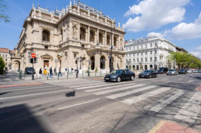 POP-ART Opera Budapest